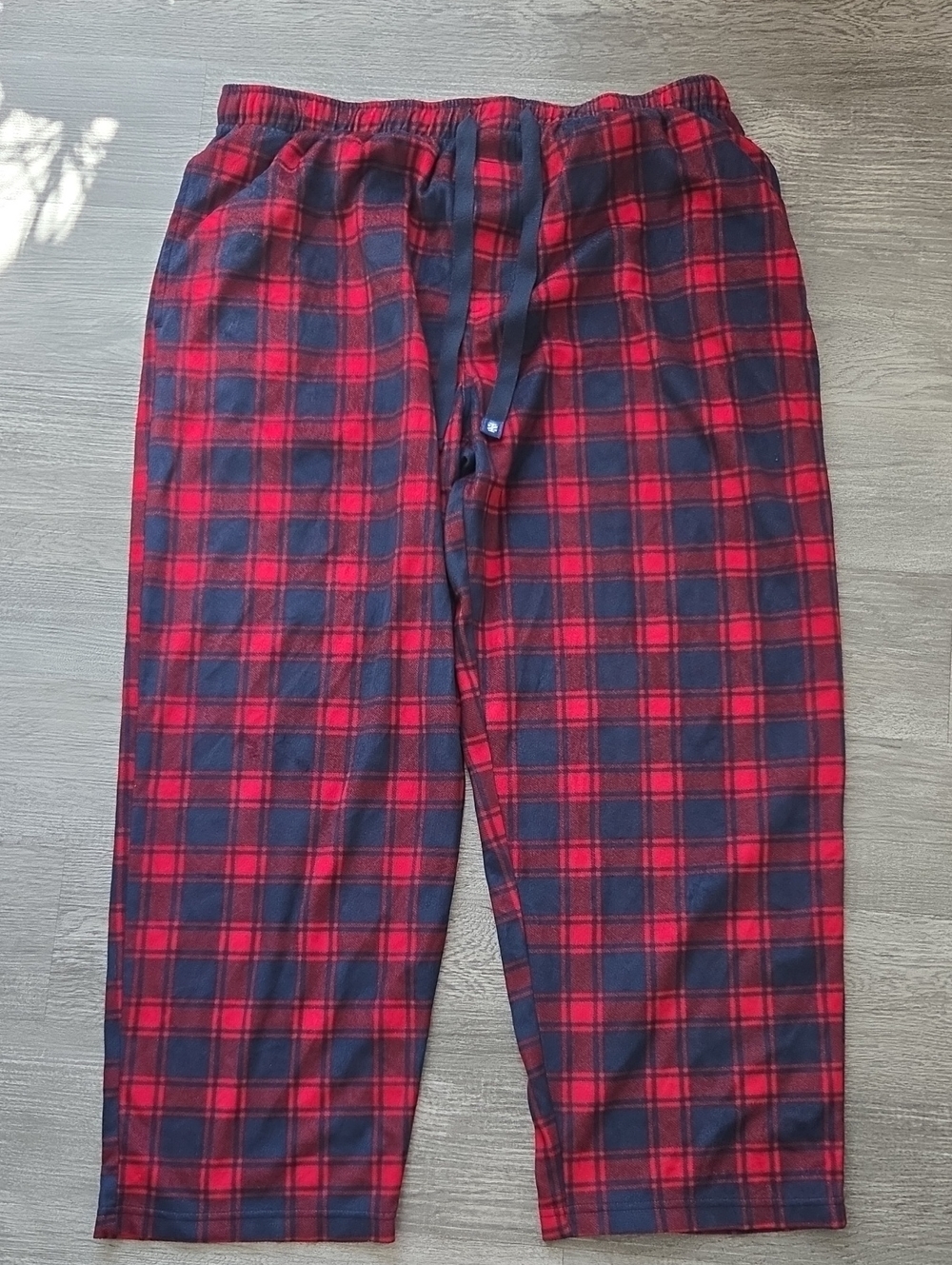 Men's Izod Red Plaid Lounge Pants - Classic Comfort